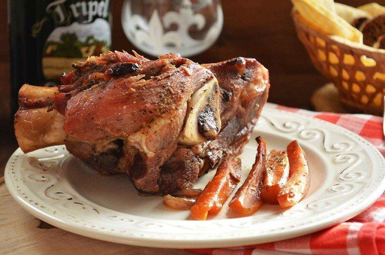 Codillo de cerdo al horno