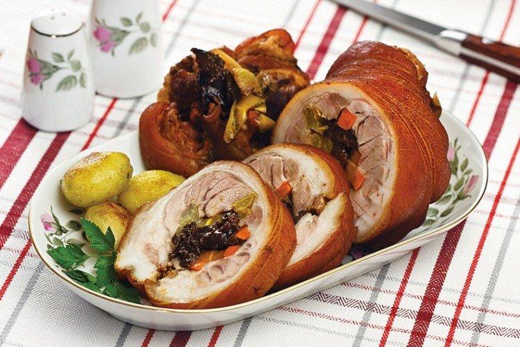 Codillo de cerdo con ciruelas pasas