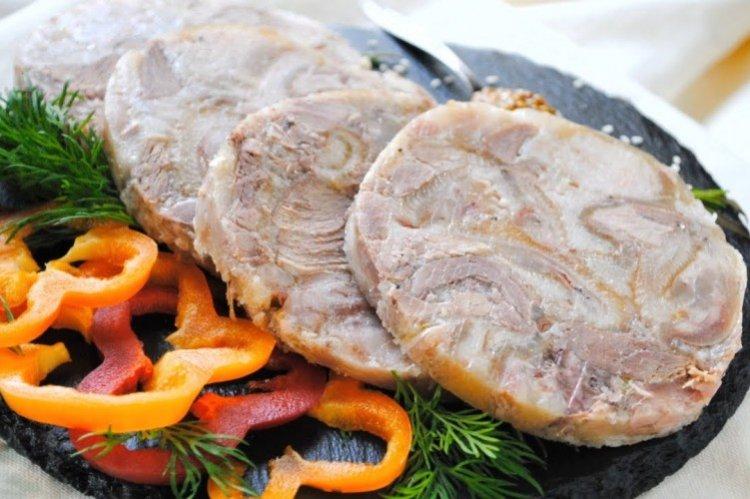 Queso de cabeza de codillo de cerdo