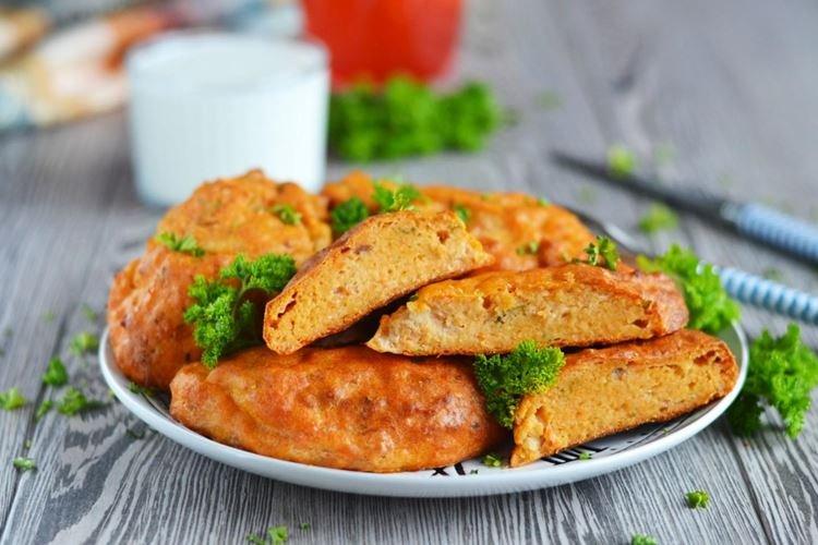 Fischfrikadellen mit Tomaten