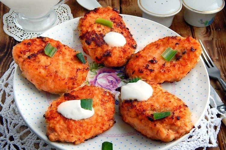 Kabeljau-Fischfrikadellen mit Nüssen