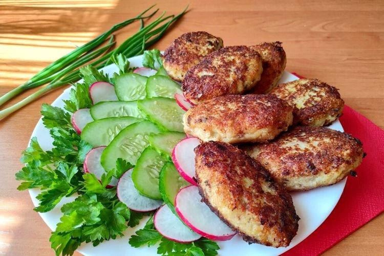 Fischfrikadellen aus Kabeljauhackfleisch und Leber