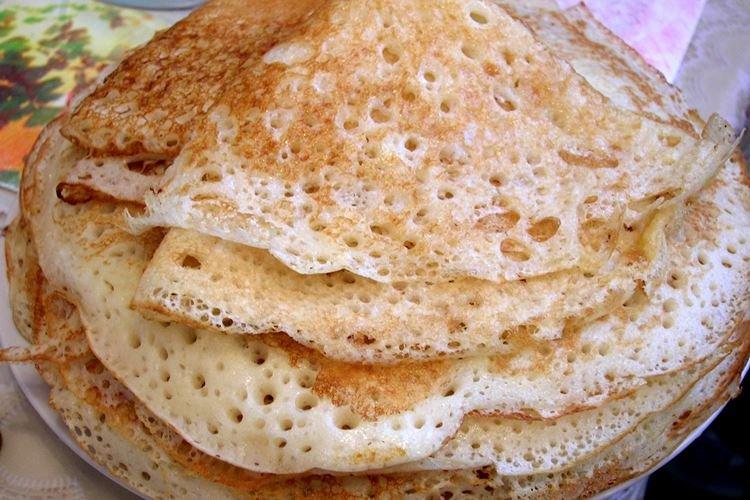 Crepes con agujeros en leche sin aceite