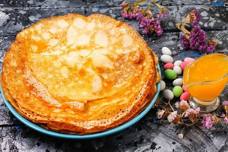 Crepes con agujeros en leche y harina de arroz