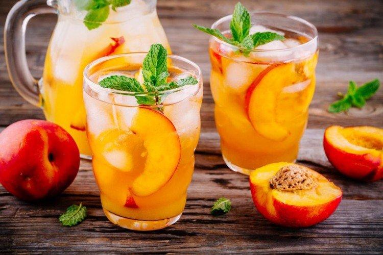 Homemade Peach Lemonade
