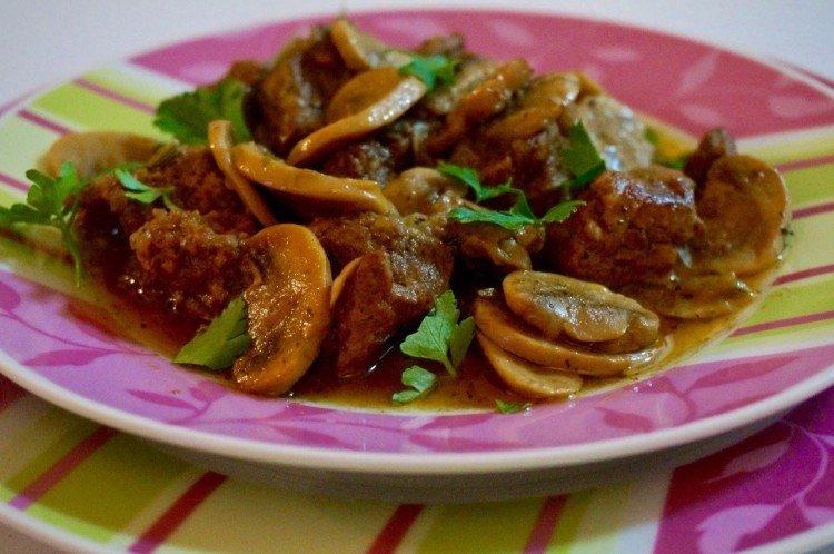 Beef with Mushrooms, Baked in the Oven