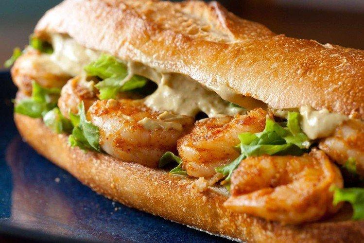 Sándwich casero de mariscos