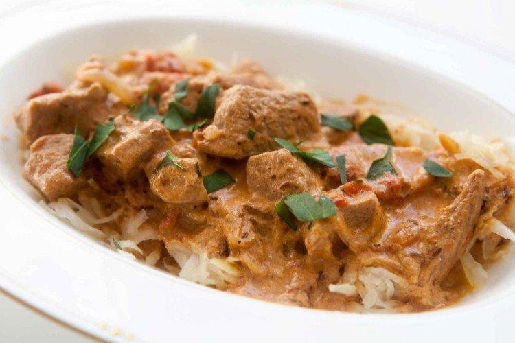 Beef Goulash with Creamy Gravy