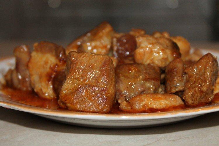 Gulash de cerdo en el microondas