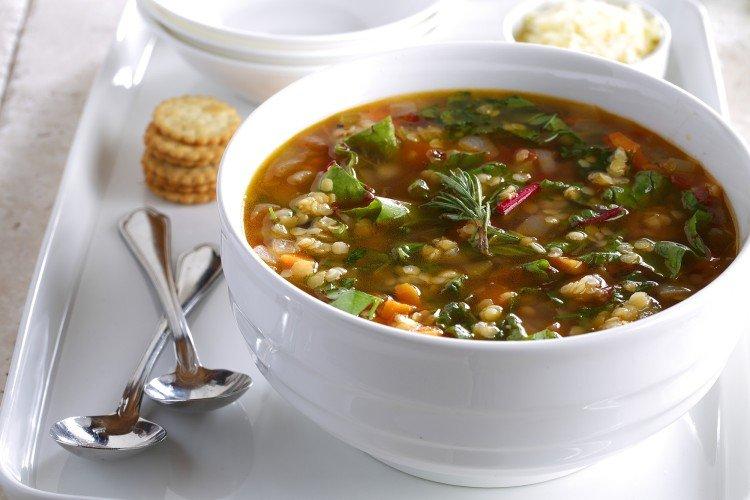 Lentil Soup with Vermicelli and Raisins