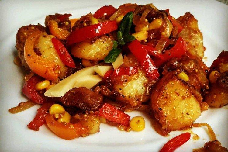New Potatoes with Bell Pepper and Tomatoes