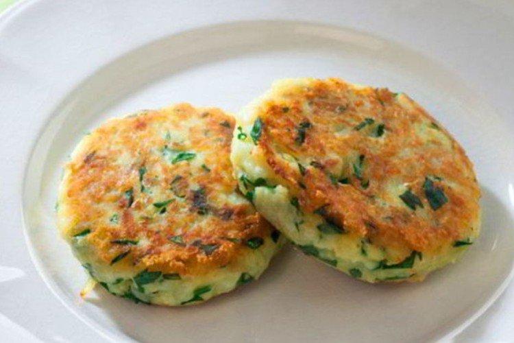 Croquetas de patata con cebolleta y ralladura