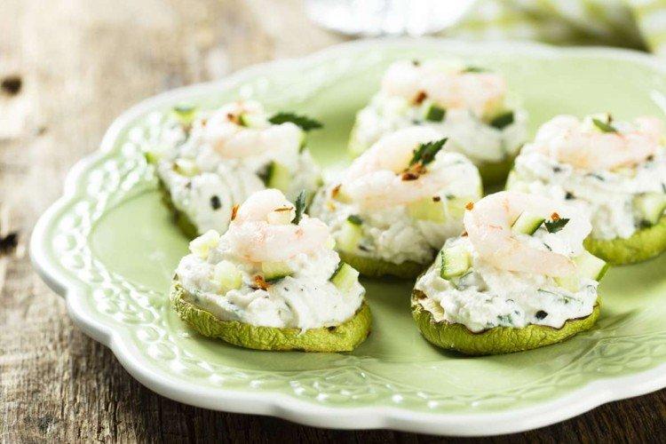 Aperitivo de calabacín con queso crema