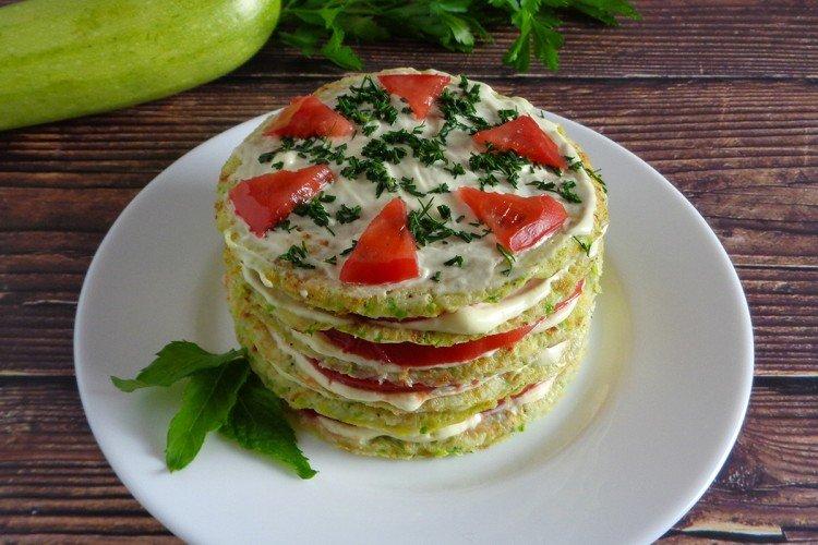 Tarta de calabacín con tomates