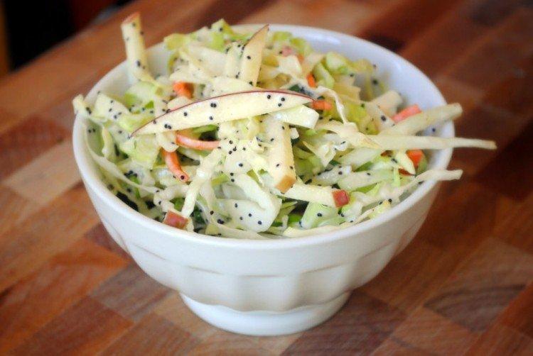 Ensalada de col, pepino y colirrábano