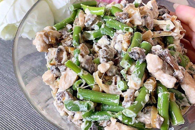 Ensalada de salmón rosado y judías verdes