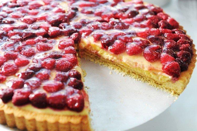 Pastel tirolés con frambuesas
