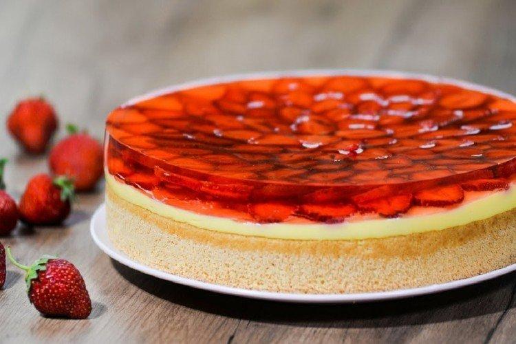 Pastel tirolés con fresas