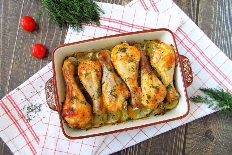 Hähnchenschenkel mit Kartoffeln