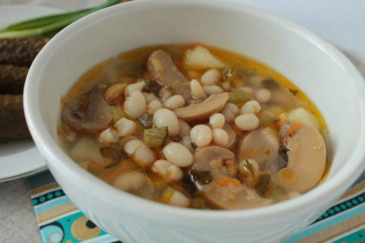 Bean Soup with Mushrooms