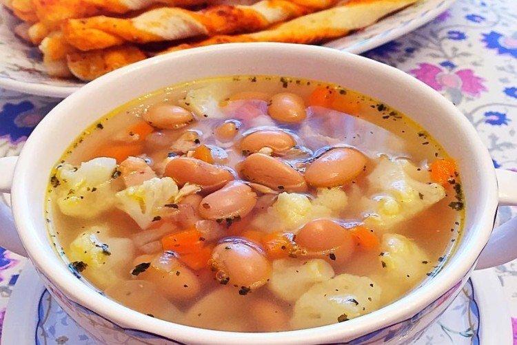 Bean Soup with Cauliflower