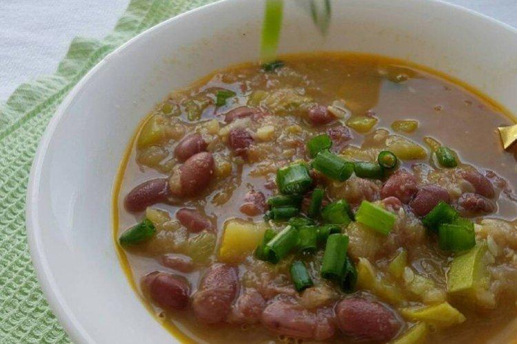Zucchini and Red Bean Soup