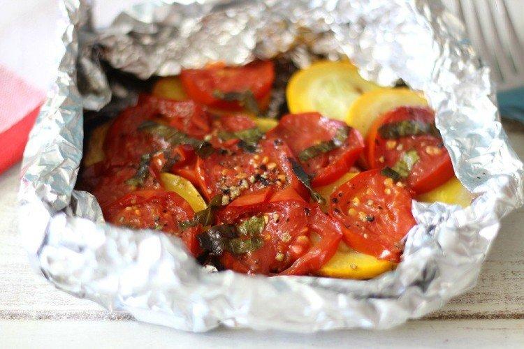 Verduras asadas en papel de aluminio
