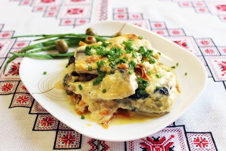 Mackerel Baked with Carrots and Cheese Topping