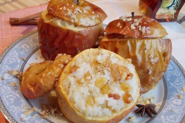 Manzanas asadas con arroz