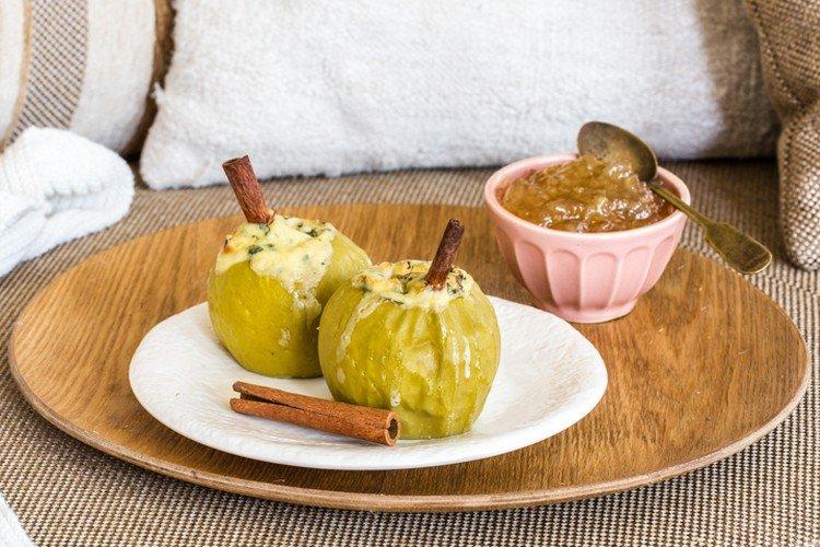 Manzanas con queso al horno