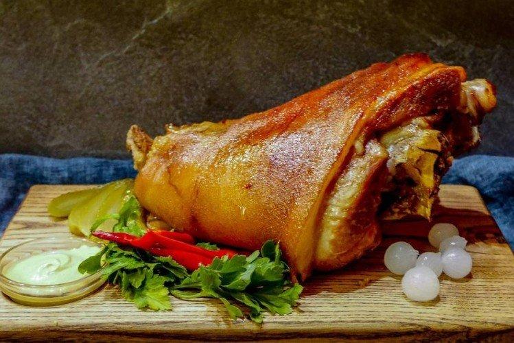 Codillo de cerdo con jengibre
