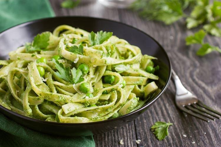Fettuccine with Pesto Sauce
