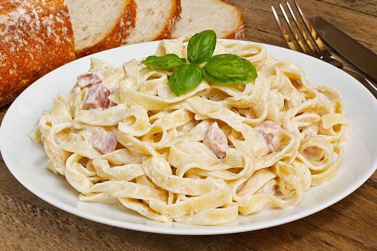 Fettuccine Pasta with Bacon