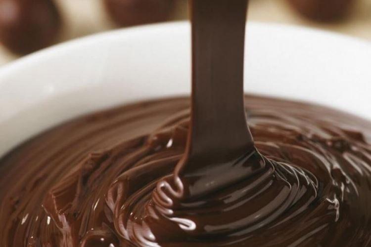 Chocolate Glaze with Cocoa