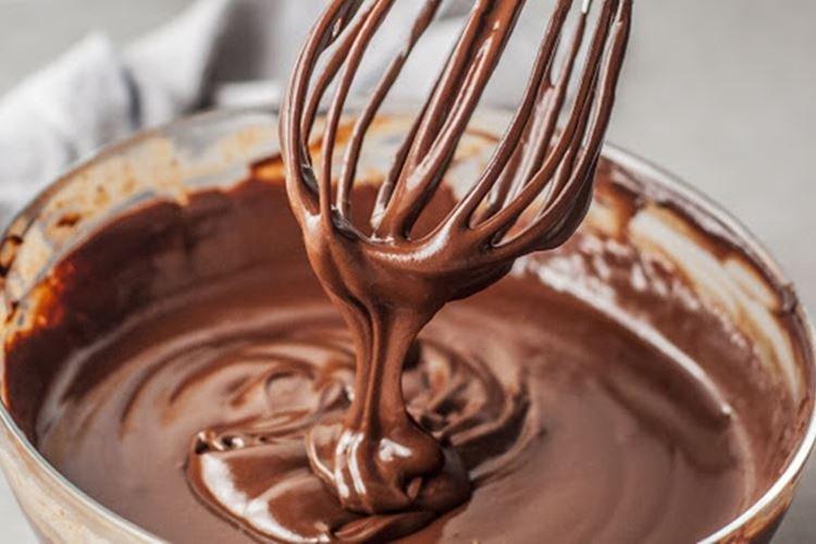 Chocolate Glaze with Coconut Oil