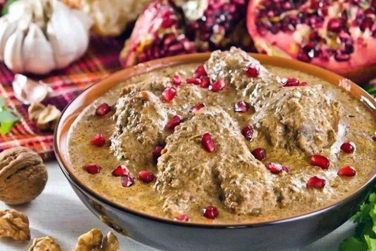 Satsivi de pollo con champiñones
