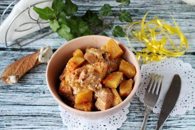 Patatas asadas con carne
