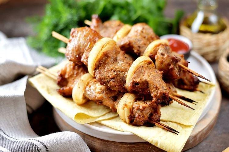 Brochetas de cerdo con pimentón ahumado