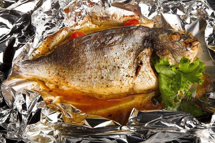 Fish with Nuts Baked in Foil