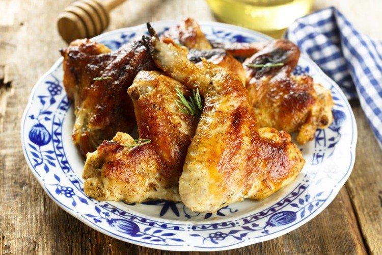 Pollo en salsa de mostaza en sartén