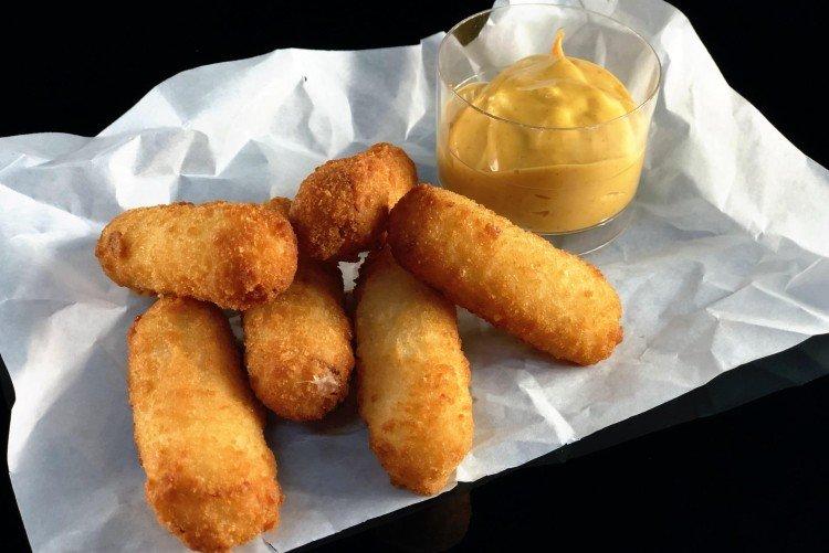 Salchichas rebozadas con kéfir