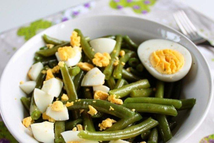 Leichter Salat aus grünen Bohnen