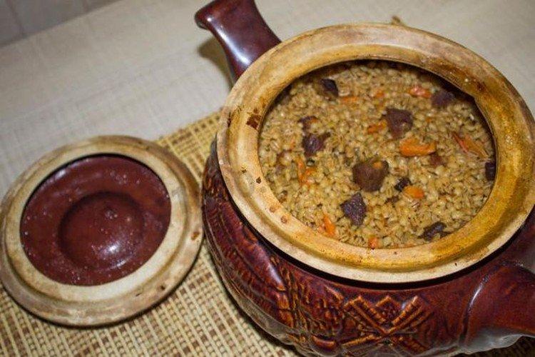 Cebada perlada con carne en cazuela