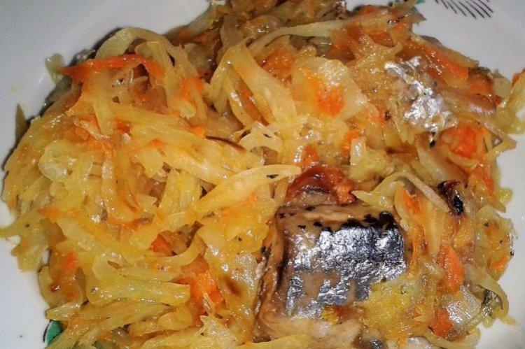 Repollo estofado con patatas y pescado