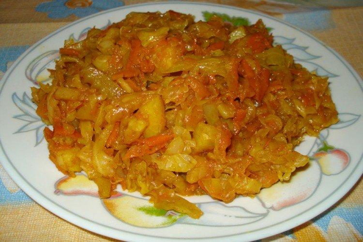 Repollo estofado con patatas y calabacín