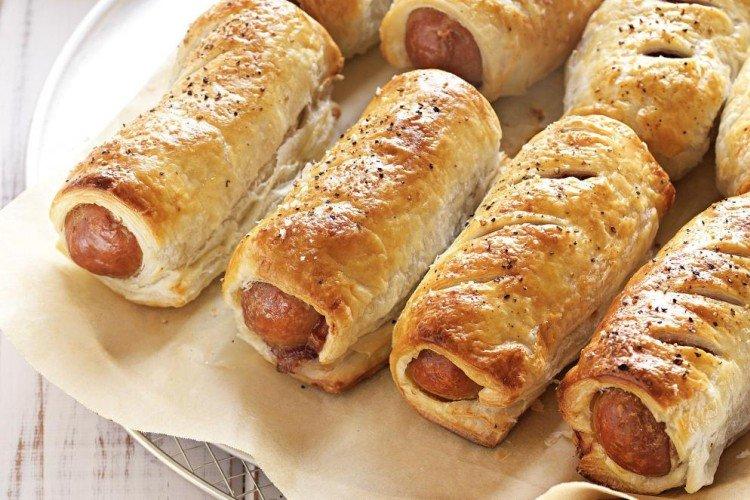 Sausages with Vegetables in Dough