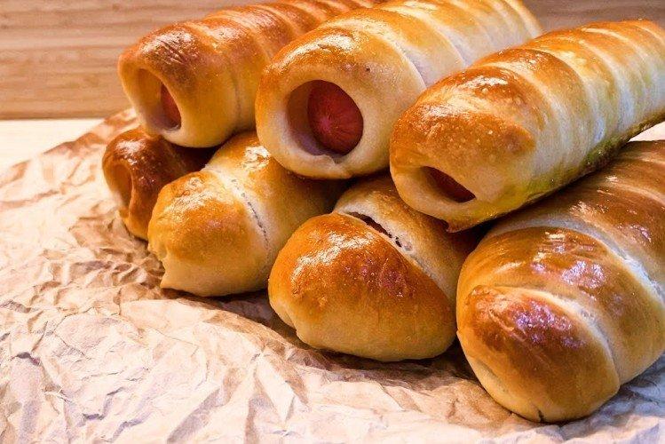 Sausages in Dough with Herbs