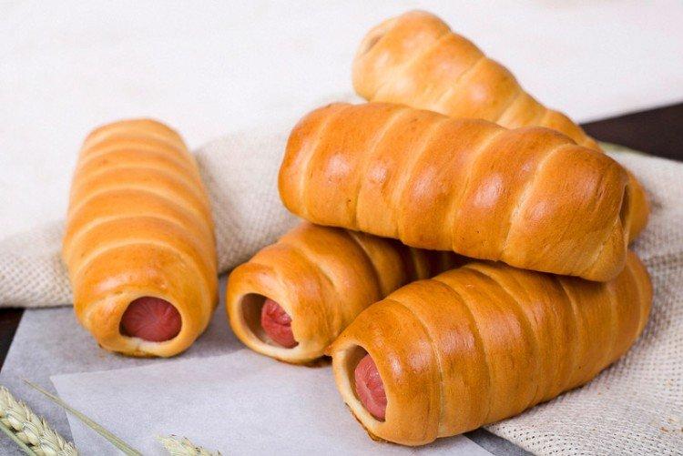 Sausages in Cheese Dough