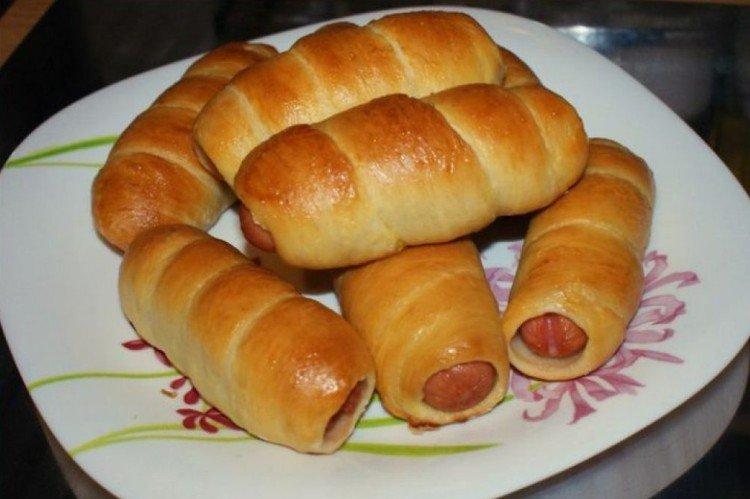 Sausages in Mayonnaise Dough