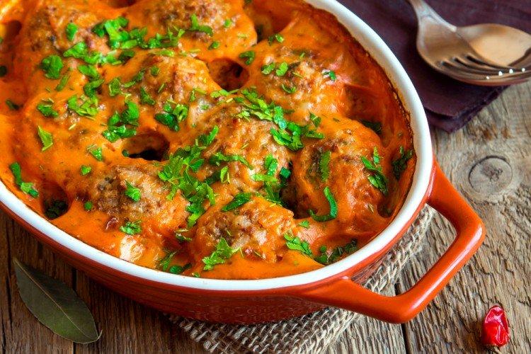 Albóndigas con arroz al horno